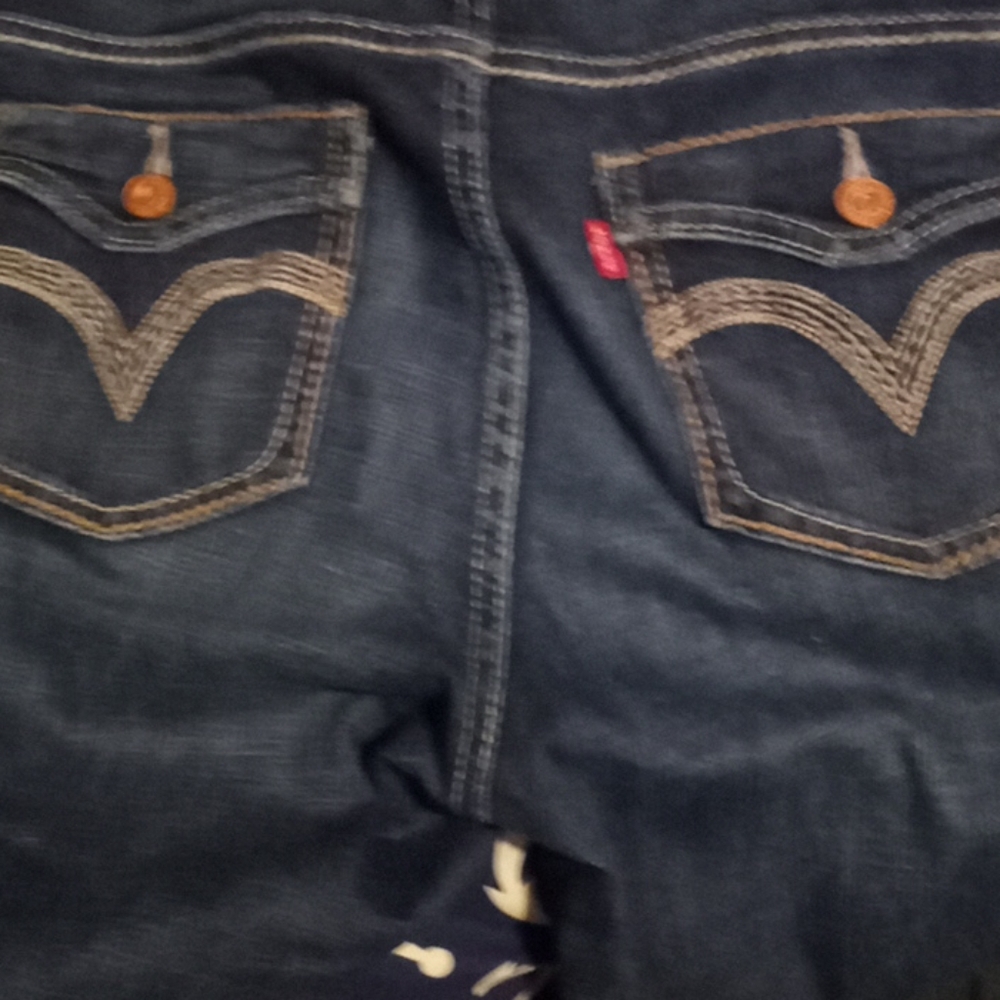 Levis